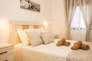 2 bedrooms, iron/ironing board, WiFi, bed sheets