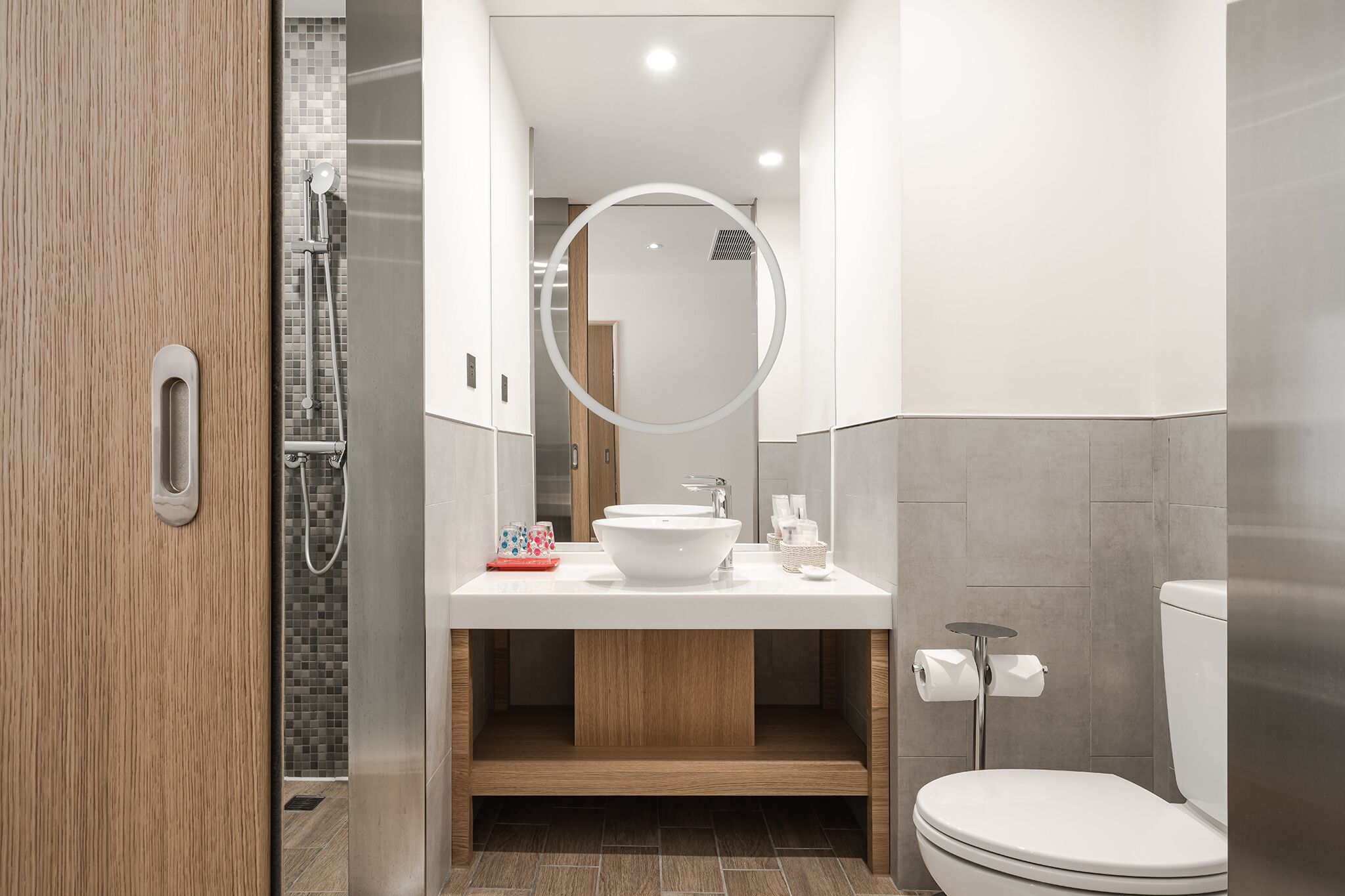 shower, rainfall showerhead, free toiletries, hair dryer