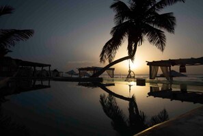 Private beach nearby, white sand, free beach cabanas, beach shuttle - Roc Eleven Residence (Tulum)