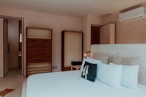 Down comforters, minibar, blackout drapes, free WiFi - Roc Eleven Residence (Tulum)