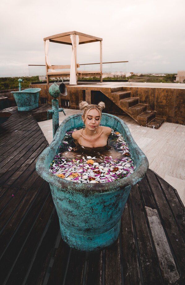 2 indoor pools, free cabanas, pool umbrellas - Roc Eleven Residence (Tulum)