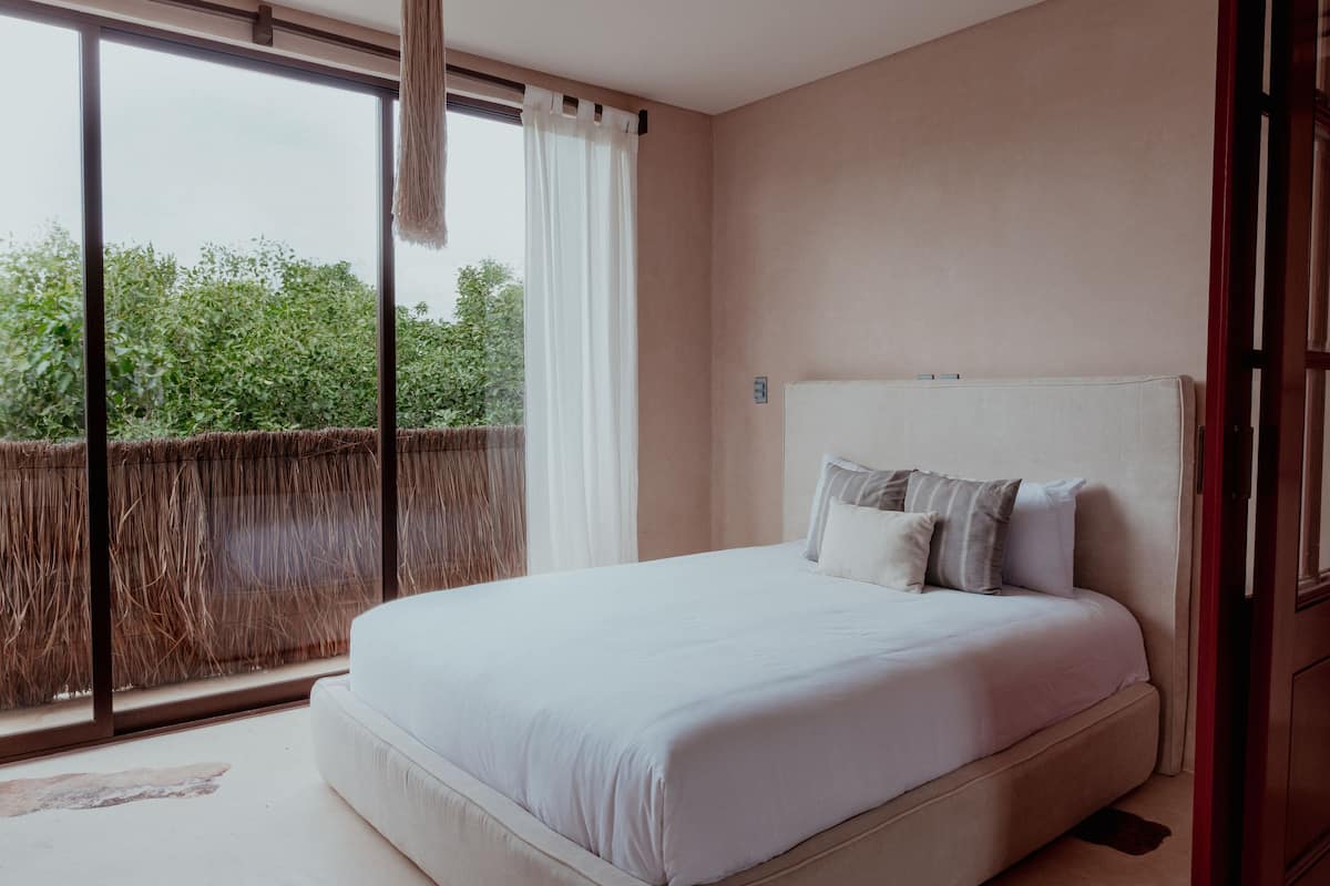 Couette en duvet, minibar, rideaux d’obscurcissement