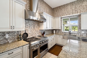 Private kitchen - Pool - Hot tub - Gym - Pool Table - detach garage - 5 acre estate (Loxahatchee)