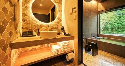 South101 BBQ 2 cars outside the parking lot / Ashigarashimo-gun Kanagawa