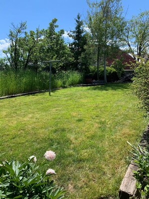 Property grounds - Roomy, 3 bed room house on the South side of town! (Grangeville)
