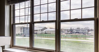 Bright Evanston 1BR, 1 mile to Northwestern campus, by Blueground