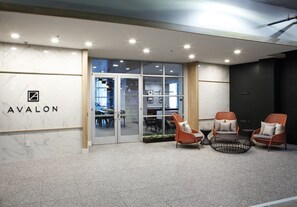 Interior - Sleek Downtown Bellevue 1BR w/ W/D & Storage, near Shops, by Blueground (Seattle)