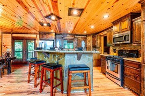 Fridge, microwave, oven, stovetop - 8BR Luxe Retreat: Hot Tub, Arcade, Fire Pit, Swing, Kids Play Area, Sleeps 18 (Broken Bow)