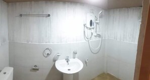 Douche, serviettes fournies