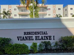 Exterior detail - Beautiful and Spacious Condo in San Francisco De Macoris! (San Francisco de Macoris)