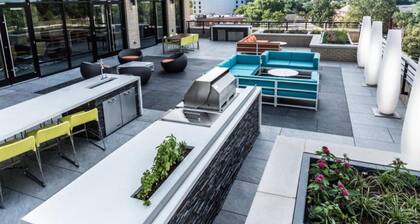 Lovely Bethesda 1BR w/ W/D, Gym & Lounge, walk to Metro, by Blueground