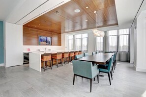 Dining - Lovely Bethesda 1BR w/ W/D, Gym & Lounge, walk to Metro, by Blueground (Maryland)