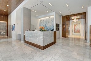 Lobby - Premium Bethesda 1BR w/ W/D, Gym & Lounge, walk to Metro, by Blueground (Maryland)