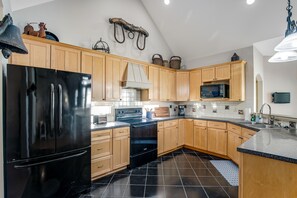 Fridge, microwave, oven, stovetop - Secluded Two-Story Home with a Private Pool, Game Room, & Event Space (Berlin)