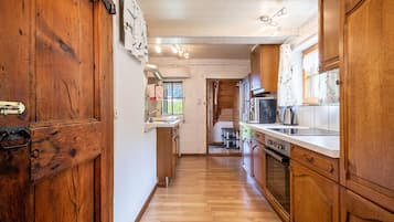 KylskÄp, mikrovÄgsugn, ugn och spishÀll