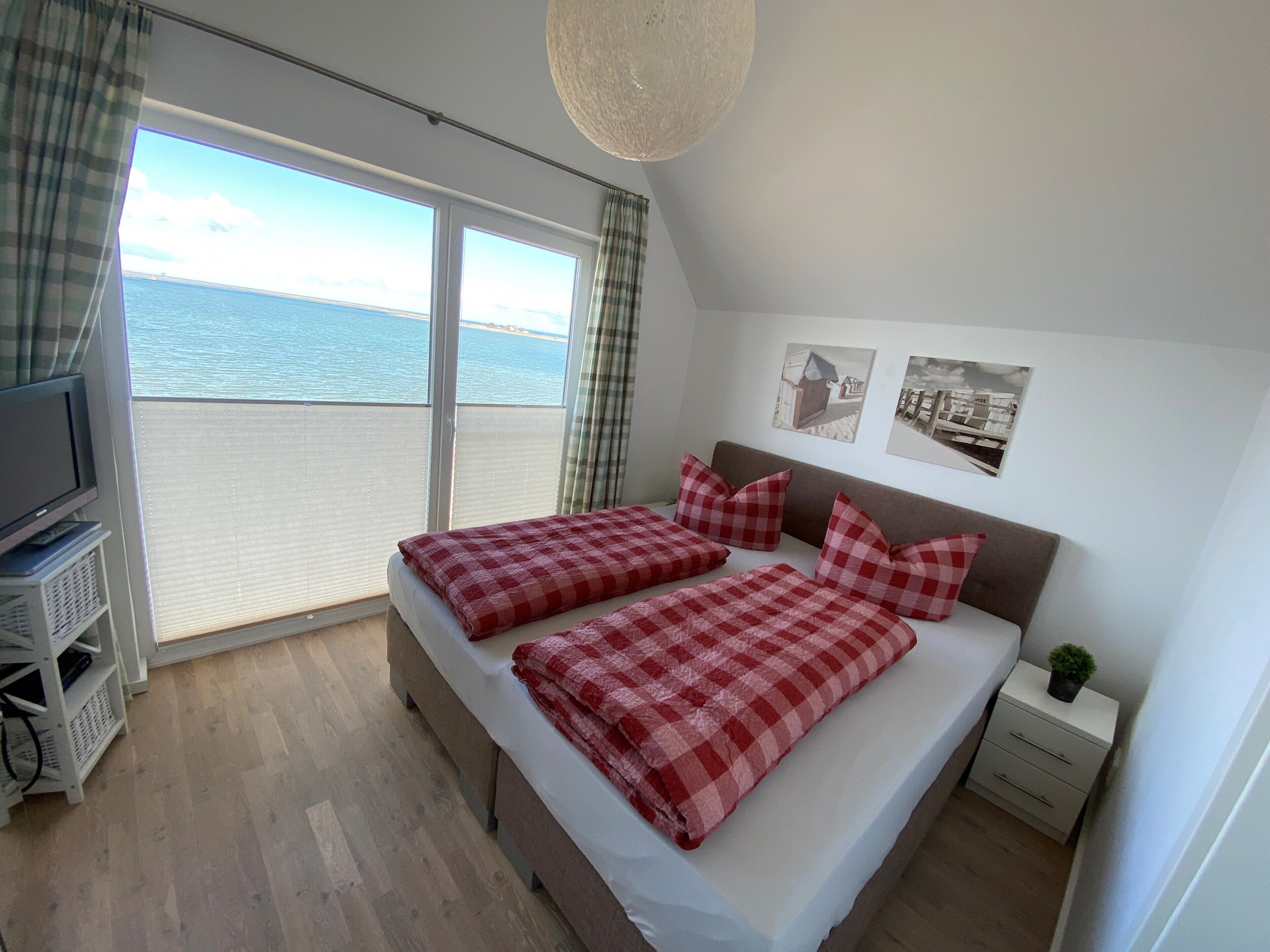 2 slaapkamers, een strijkplank/strijkijzer, gratis wifi