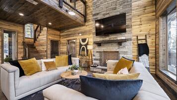 Smart-TV, Kamin, Videospiele, Tischfußball