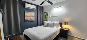 4 bedrooms, iron/ironing board, free WiFi, bed sheets - Breezy Spacious House CHECK FOR DISCOUNTS !! (San juan)