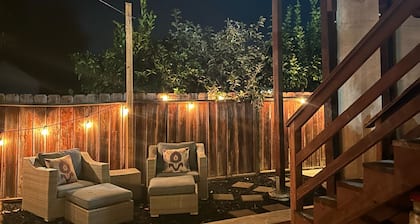 Nice one bedroom apartment for short getaways or temporary housing w/ fast WiFi