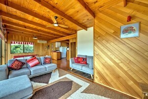 Family House | Living room | Flat-screen TV