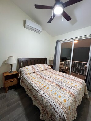 2 chambres, fer et planche à repasser, accès au Wi-Fi (inclus)