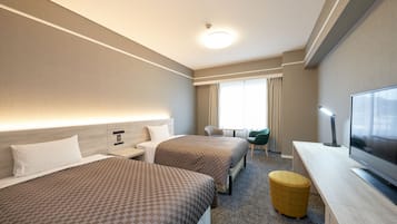 Down comforters, desk, bed sheets