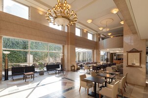 ロビーラウンジ