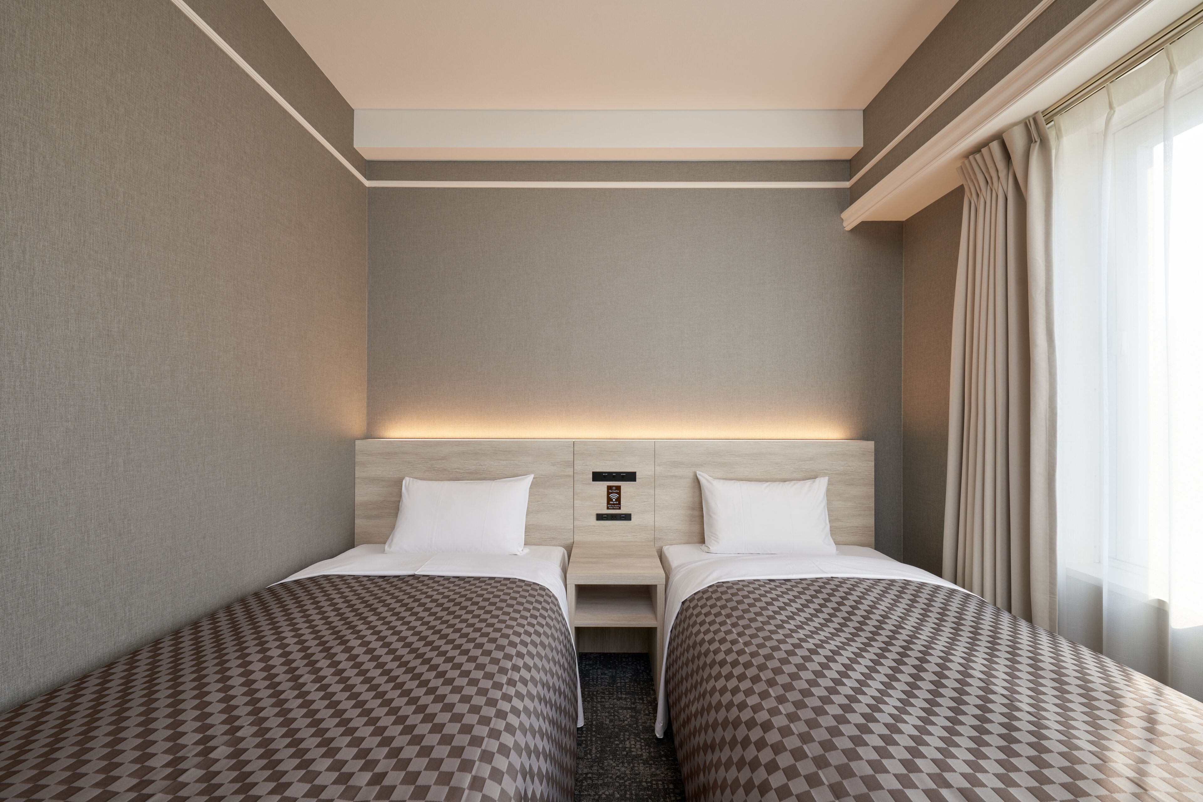 down duvets, desk, bed sheets