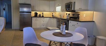 2 bdrm, kitchen, laundry, weekly - monthly discount