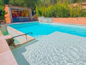 Pool - Air-conditioned holiday home with private pool (Saint-Antonin-du-Var)