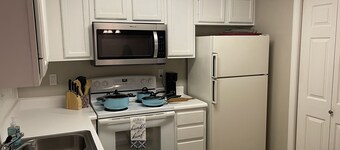 Lovely 2-bedroom Madison Condo
