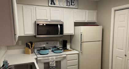 Lovely 2-bedroom Madison Condo