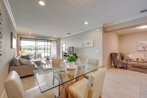 TV, stereo - Chic Country Club Condo w/ Upscale Amenities (Naples)