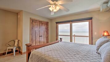 3 bedrooms, iron/ironing board, internet, bed sheets