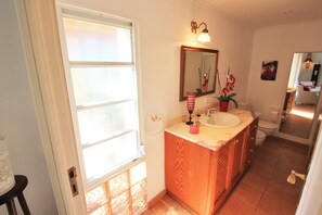 Vasca, asciugacapelli, asciugamani