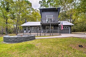 Exterior - Cape Royale Cottage w/ Fire Pit & Water Views (Coldspring)
