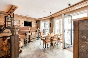 تناول الطعام