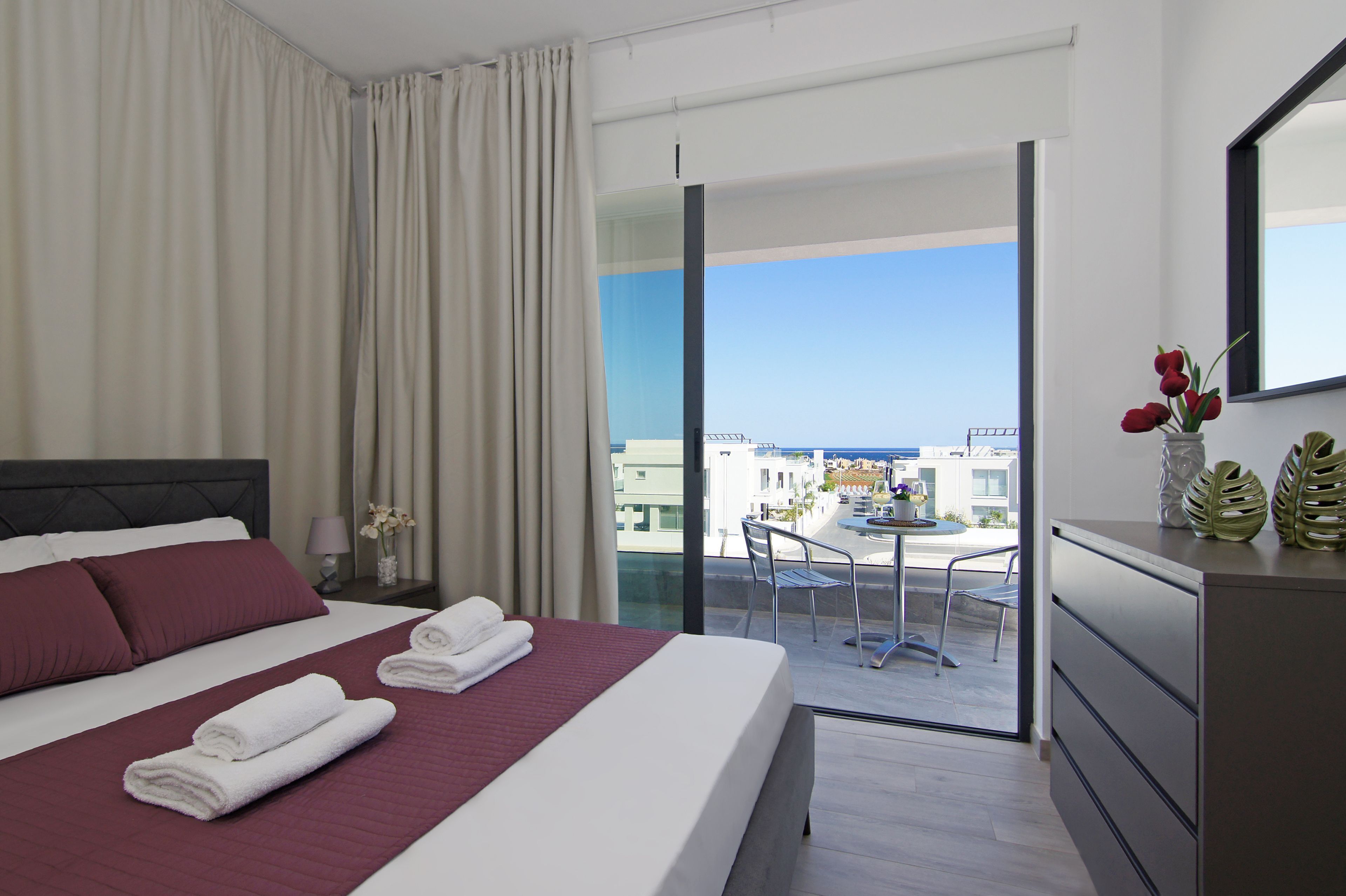 3 bedrooms, iron/ironing board, Internet, bed sheets