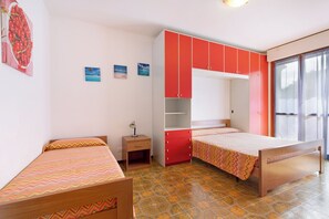 1 多间卧室、床单