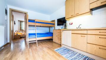 1 bedroom, free WiFi, bed sheets