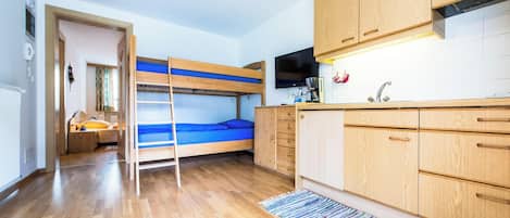 1 bedroom, free WiFi, bed sheets