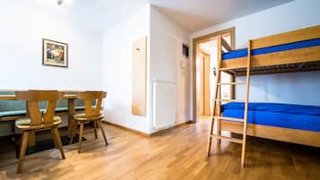 1 bedroom, free WiFi, bed sheets