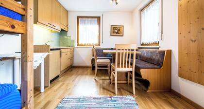 Apartment "Issingerhof 2" with Mountain View, Terrace & Wi-Fi
