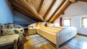 2 bedrooms, free WiFi, bed sheets
