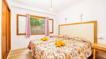 1 bedroom, free WiFi, bed sheets