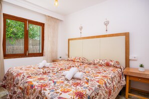 1 室のベッドルーム、WiFi (無料)、ベッドシーツ