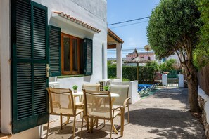 屋外ダイニングエリア