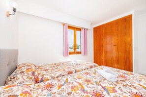1 bedroom, free WiFi, bed sheets
