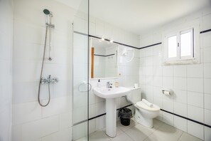 تجهيزات دش، مجففات شعر، مناشف