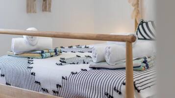 3 slaapkamers, een strijkplank/strijkijzer, gratis wifi, beddengoed